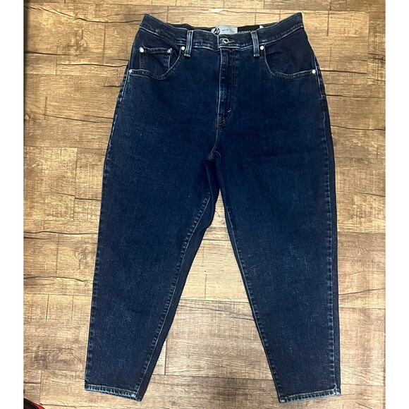 Levi’s silver tab dark wash vintage mom jeans - Picture 3 of 11